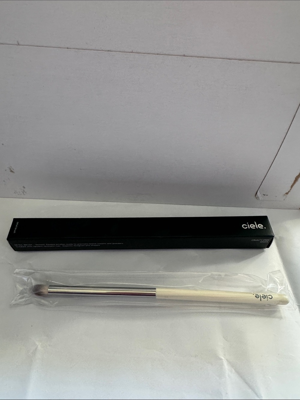 Ciele Detail Brush - new in box domed flexible bristles cruelty-free buff blend